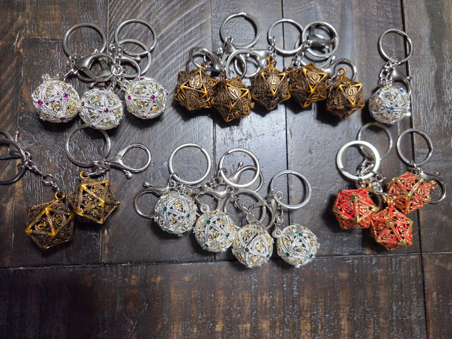 D20 keychains with 7 mini dice